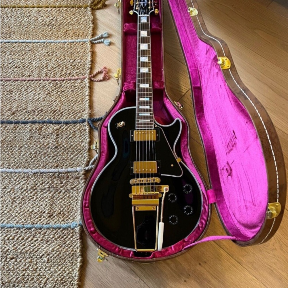 Gibson - Picture 2 of 5